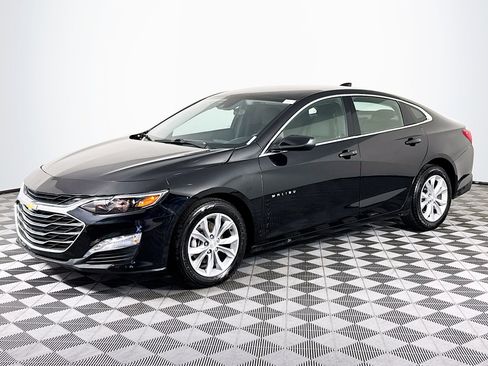 Used 2025 Chevrolet Malibu LT image 4