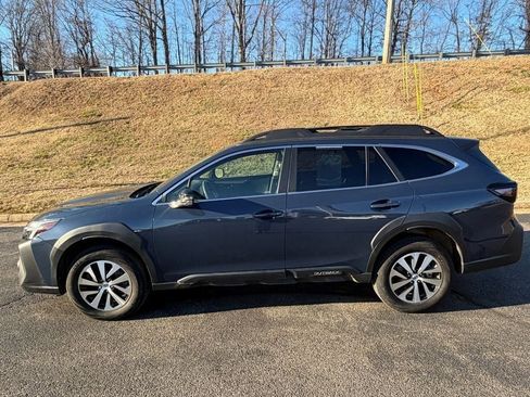 Used 2024 Subaru Outback Premium image 4
