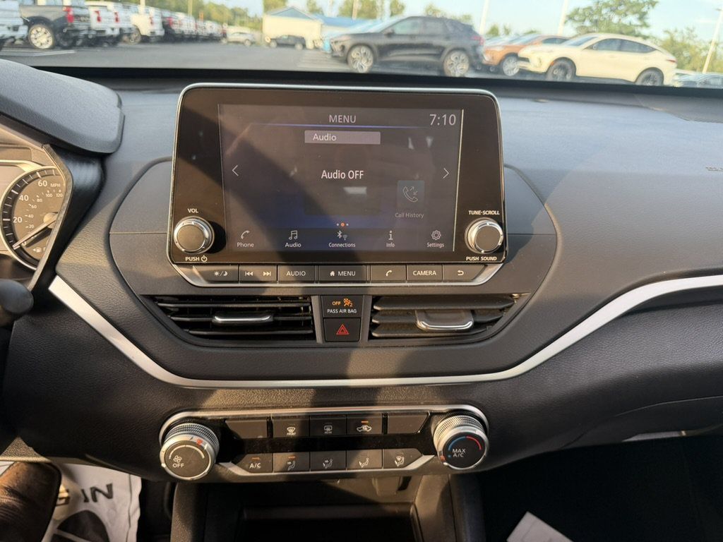 Used 2022 Nissan Altima 2.5 SV FWD image 23