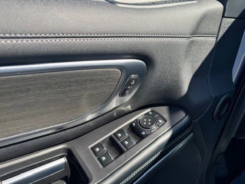 Used 2025 Ford Expedition Max Platinum image 11