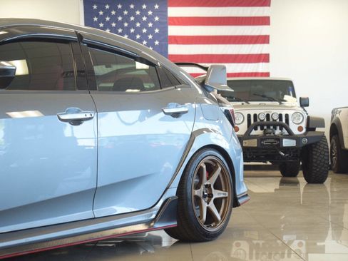 Used 2018 Honda Civic Type R image 17