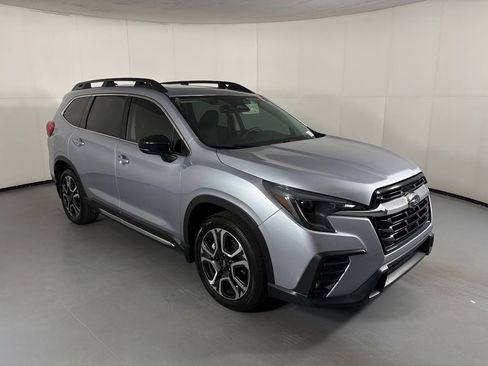 Used 2024 Subaru Ascent Limited w/ Technology Package AWD/4WD image 2