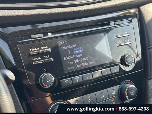 Used 2017 Nissan Rogue SV AWD/4WD image 23