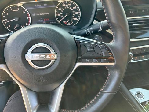 Used 2023 Nissan Altima 2.5 SR w/ SR Premium Package FWD image 17