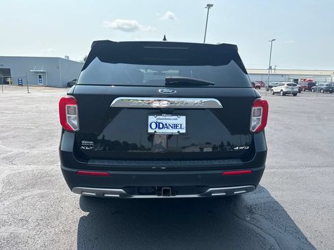 Used 2023 Ford Explorer XLT w/ Equipment Group 202A AWD/4WD image 7