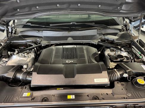 Used 2021 Land Rover Range Rover Sport SVR image 41