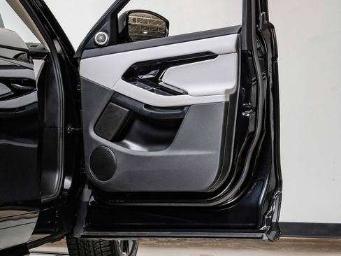 Used 2024 Land Rover Range Rover Evoque Dynamic SE image 46