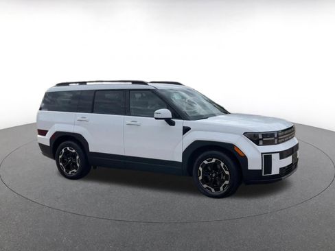 Used 2025 Hyundai Santa Fe SEL image 2