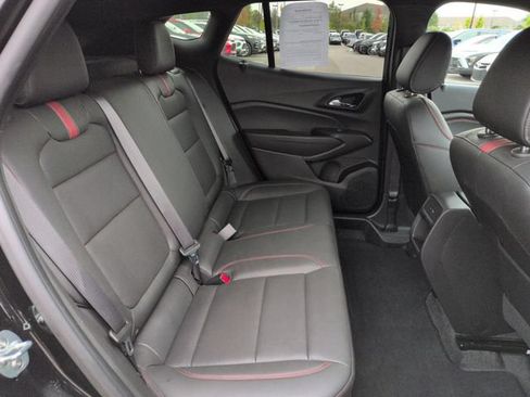 Used 2025 Chevrolet Trax RS w/ Driver Confidence Package FWD image 17