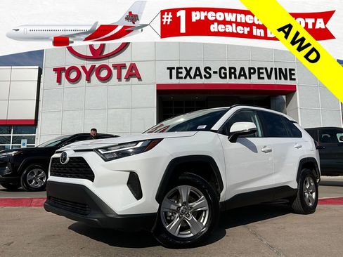 Used 2025 Toyota RAV4 XLE image 1