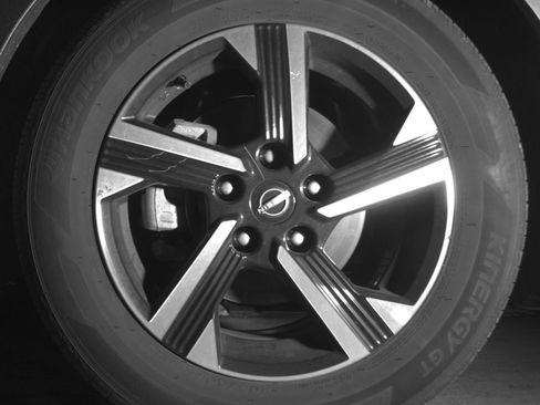 Used 2025 Nissan Sentra SV FWD image 12