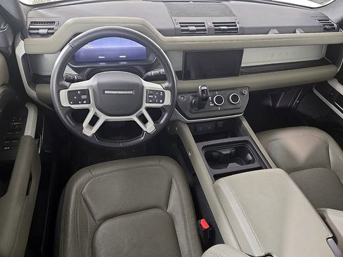 Used 2024 Land Rover Defender 110 S image 11
