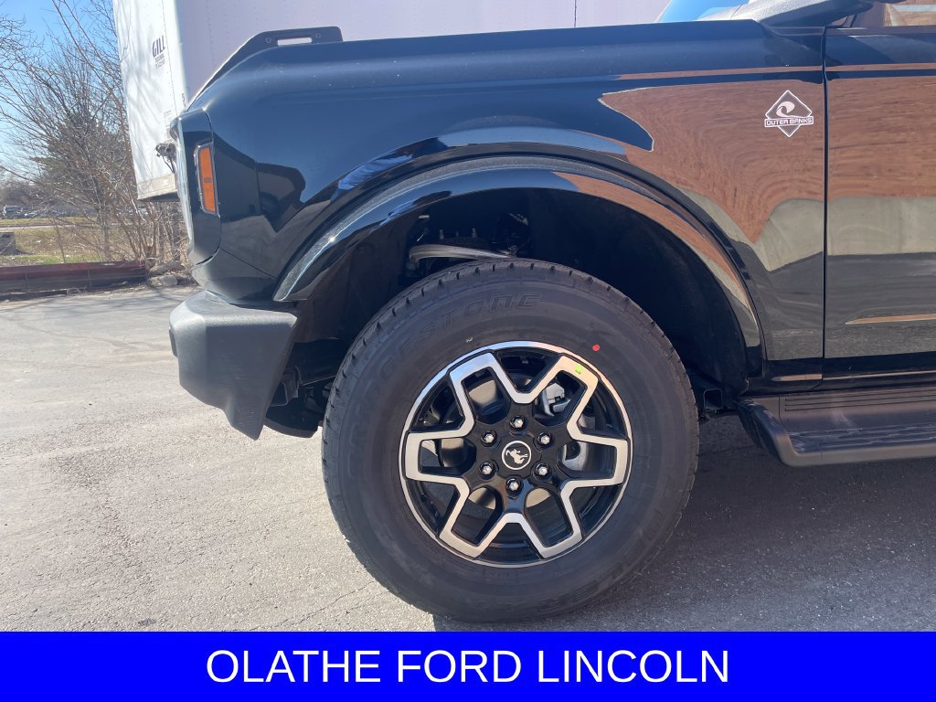 New 2025 Ford Bronco Outer Banks AWD/4WD image 9