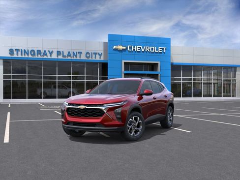 New 2026 Chevrolet Trax LT w/ Driver Confidence Package FWD image 8