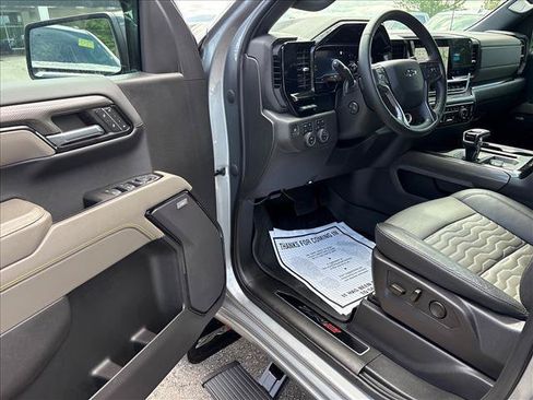 Used 2024 Chevrolet Silverado 1500 ZR2 w/ Technology Package AWD/4WD image 10