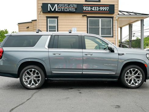 Used 2021 GMC Yukon XL SLT w/ Rear Media and Nav Package AWD/4WD image 4