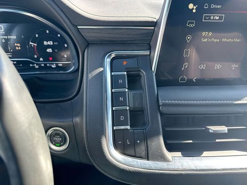 Used 2024 GMC Yukon XL SLT w/ SLT Luxury Package image 22