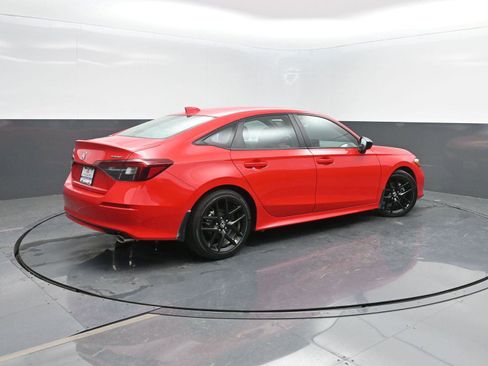 Used 2025 Honda Civic Sport image 2