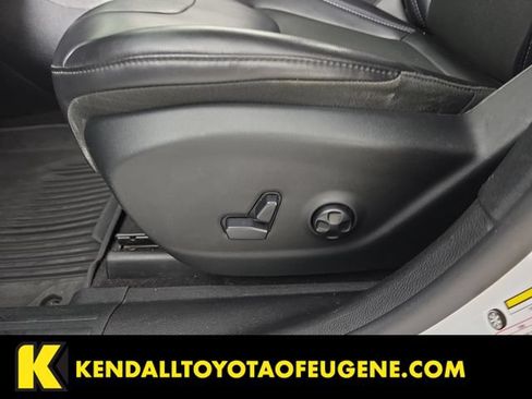 Used 2019 Jeep Cherokee Latitude Plus AWD/4WD image 25
