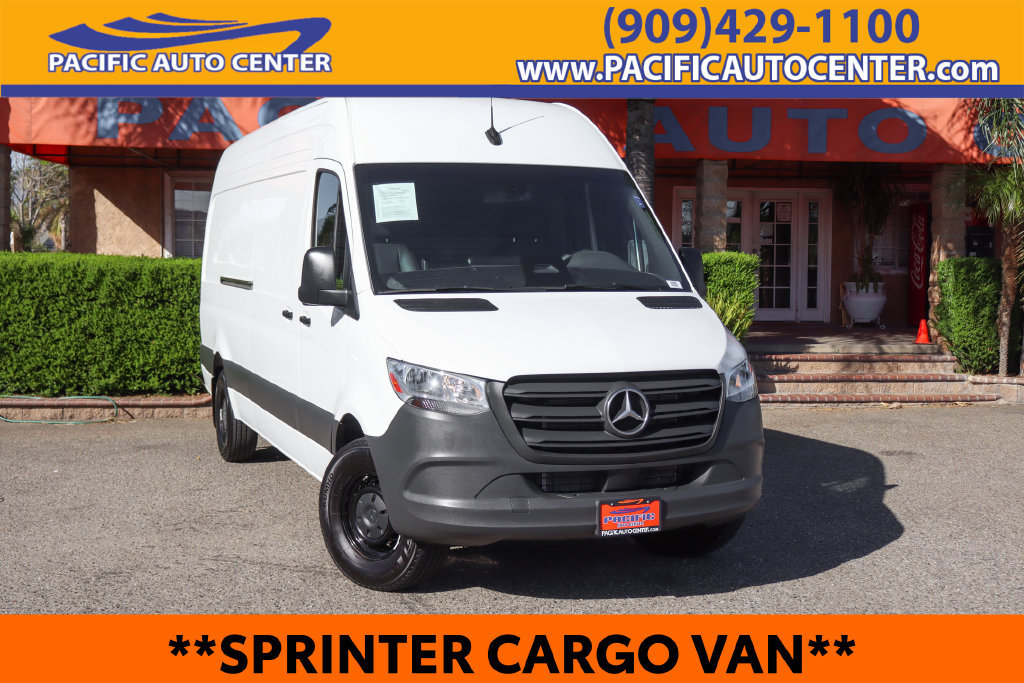 Used 2025 Mercedes-Benz Sprinter 2500 image 1