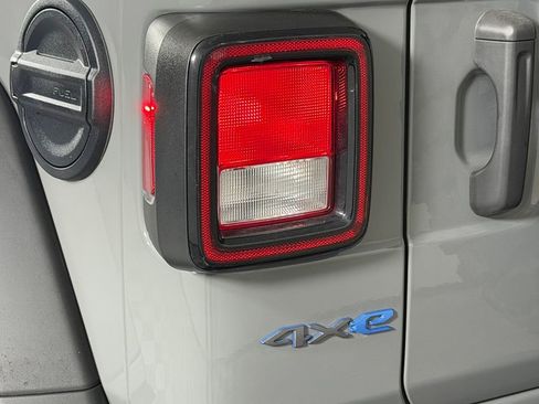 Certified 2023 Jeep Wrangler Unlimited AWD/4WD image 15