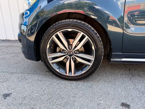 Used 2018 Kia Soul + FWD image 31