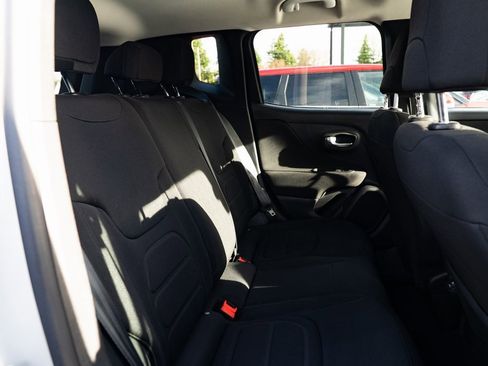 Used 2020 Jeep Renegade Latitude image 24