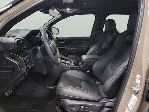 Used 2025 Toyota Tacoma 4x4 Double Cab Hybrid image 9