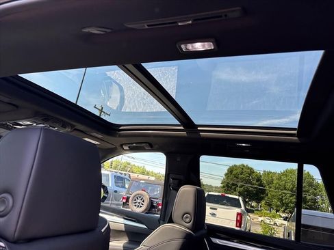 Used 2026 Cadillac Escalade Sport AWD/4WD image 20