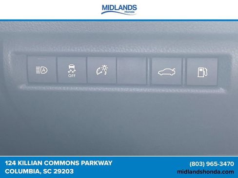 Used 2025 Toyota Camry SE FWD image 18
