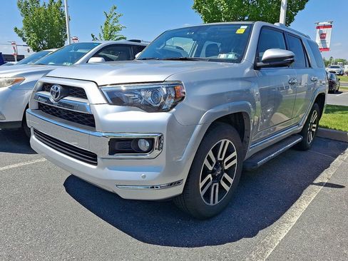 Used 2017 Toyota 4Runner Limited AWD/4WD image 3