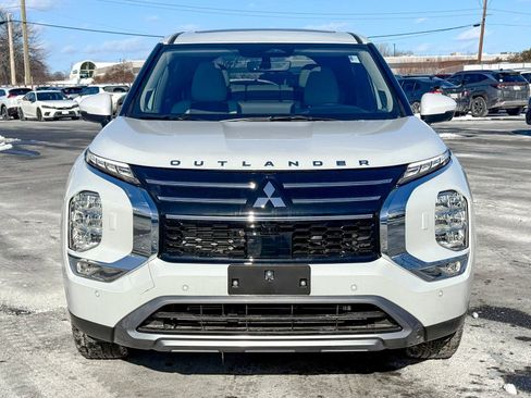 New 2026 Mitsubishi Outlander SE AWD/4WD image 2