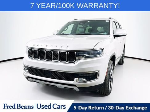 Used 2022 Jeep Wagoneer Series III w/ Premium Group I AWD/4WD image 3