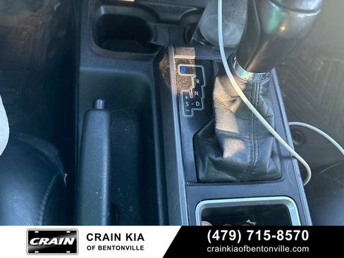 Used 2022 Toyota Tacoma TRD Off-Road w/ TRD Premium Off Road Package AWD/4WD image 17