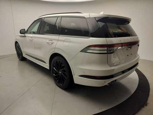 Used 2024 Lincoln Aviator Reserve w/ Equipment Group 201A AWD/4WD image 4