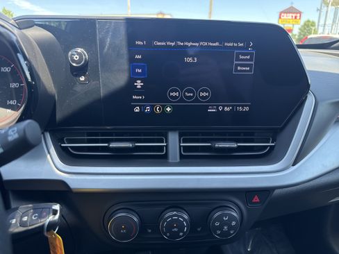 Used 2025 Chevrolet Trax RS w/ Driver Confidence Package FWD image 8