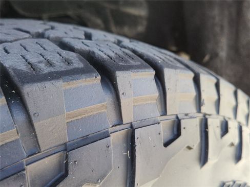 Used 2019 Ford F150 XLT w/ Trailer Tow Package image 12