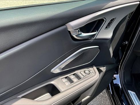 Used 2024 Acura RDX SH-AWD image 18