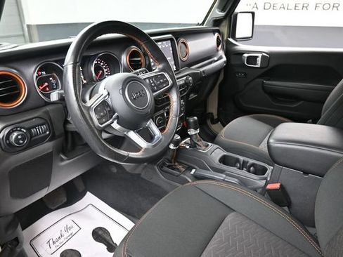 Used 2022 Jeep Gladiator Mojave w/ LED Lighting Group AWD/4WD image 18