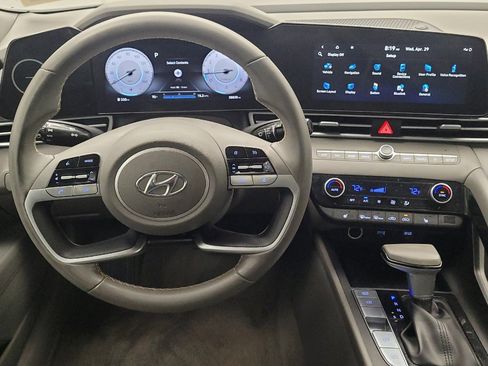 Used 2023 Hyundai Elantra SEL w/ Convenience Package FWD image 22