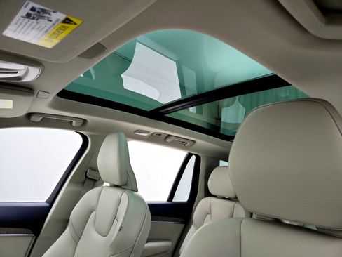 Used 2024 Volvo XC90 B6 Plus image 13