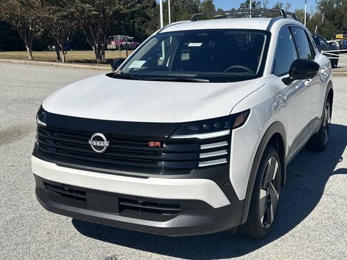 New 2026 Nissan Kicks SR image 1