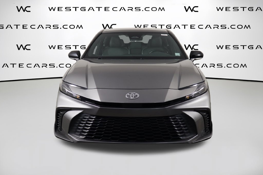 Used 2025 Toyota Camry SE w/ Convenience Package FWD image 2