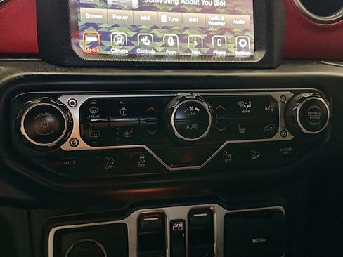 Used 2019 Jeep Wrangler Unlimited Rubicon image 10