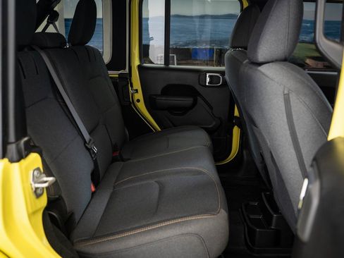 Used 2024 Jeep Wrangler Unlimited w/ LED Headlamp & Fog Lamp Group image 34