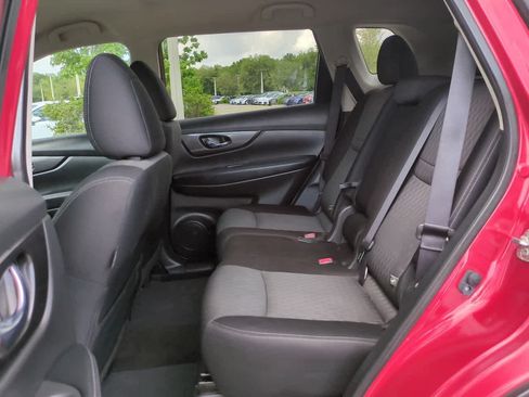 Used 2017 Nissan Rogue SV w/ SV Premium Package FWD image 13