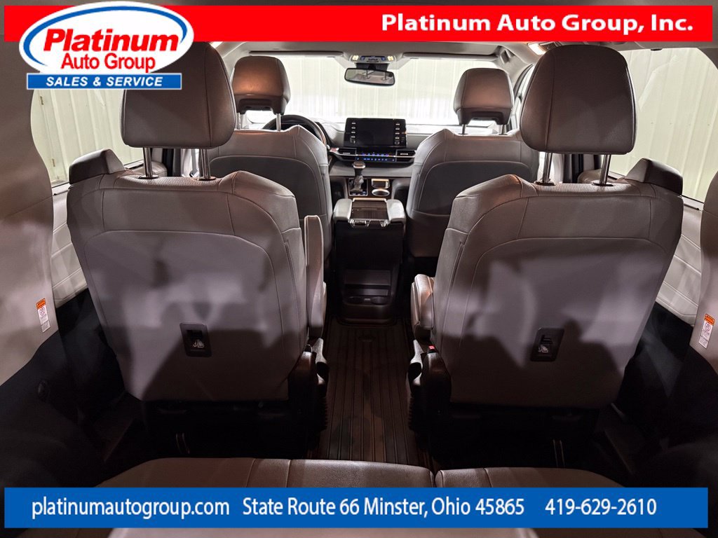 Used 2023 Toyota Sienna XLE AWD/4WD image 35