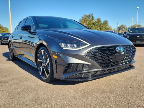 Used 2023 Hyundai Sonata SEL Plus image 2