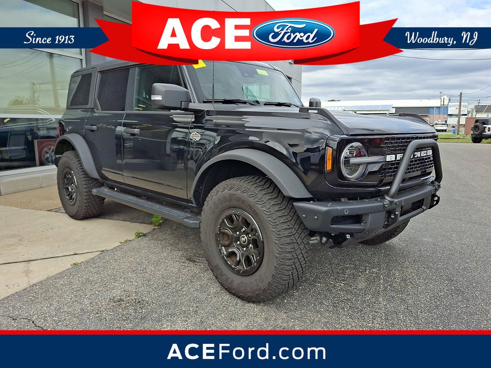 Used 2024 Ford Bronco Wildtrak AWD/4WD image 1