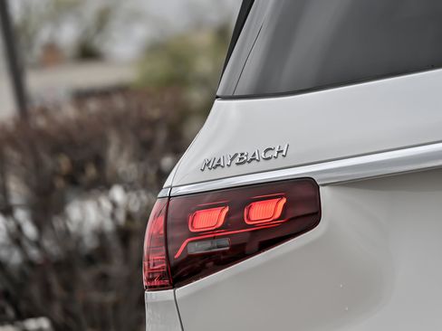 Used 2026 Mercedes-Benz Maybach GLS 600 4MATIC image 17